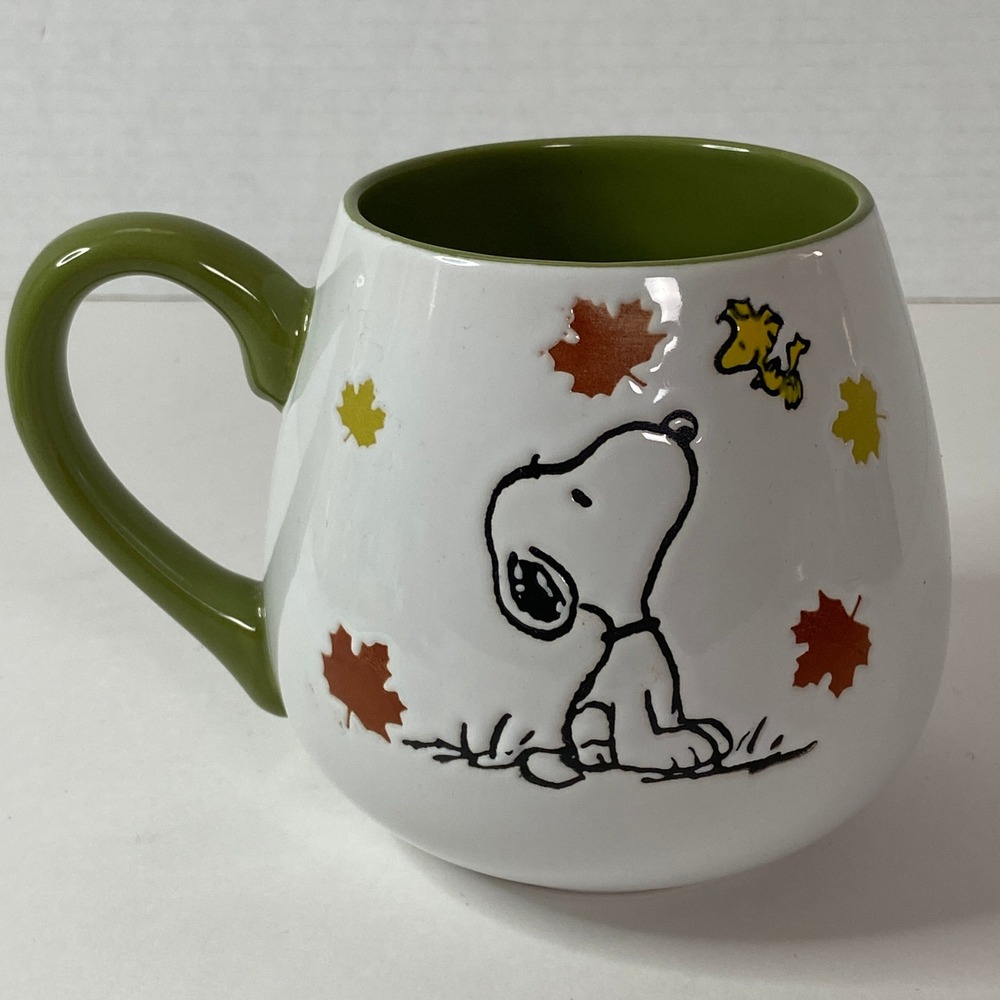 Peanuts Snoopy Woodstock Fall Leaves Coffee Mug Green White Gibson Homewares